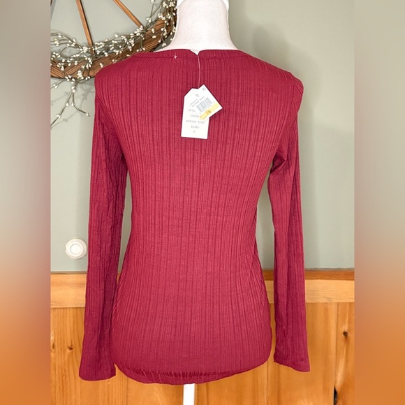 Women's Ribbed Henley Top - color “Autumn Ruby” size Small. NWT - Picture 8 of 12